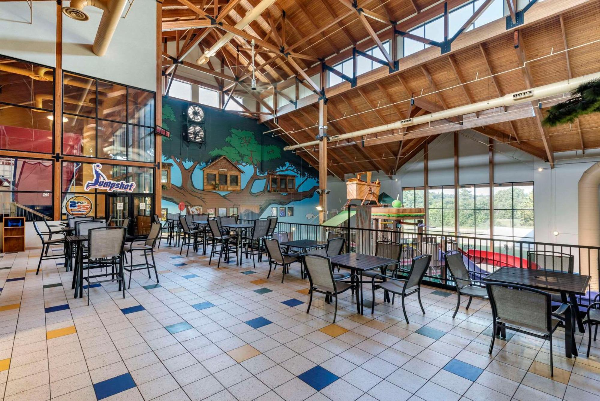 Three Bears Resort Waterpark Near Tomah Ascend Collection Warrens Kültér fotó