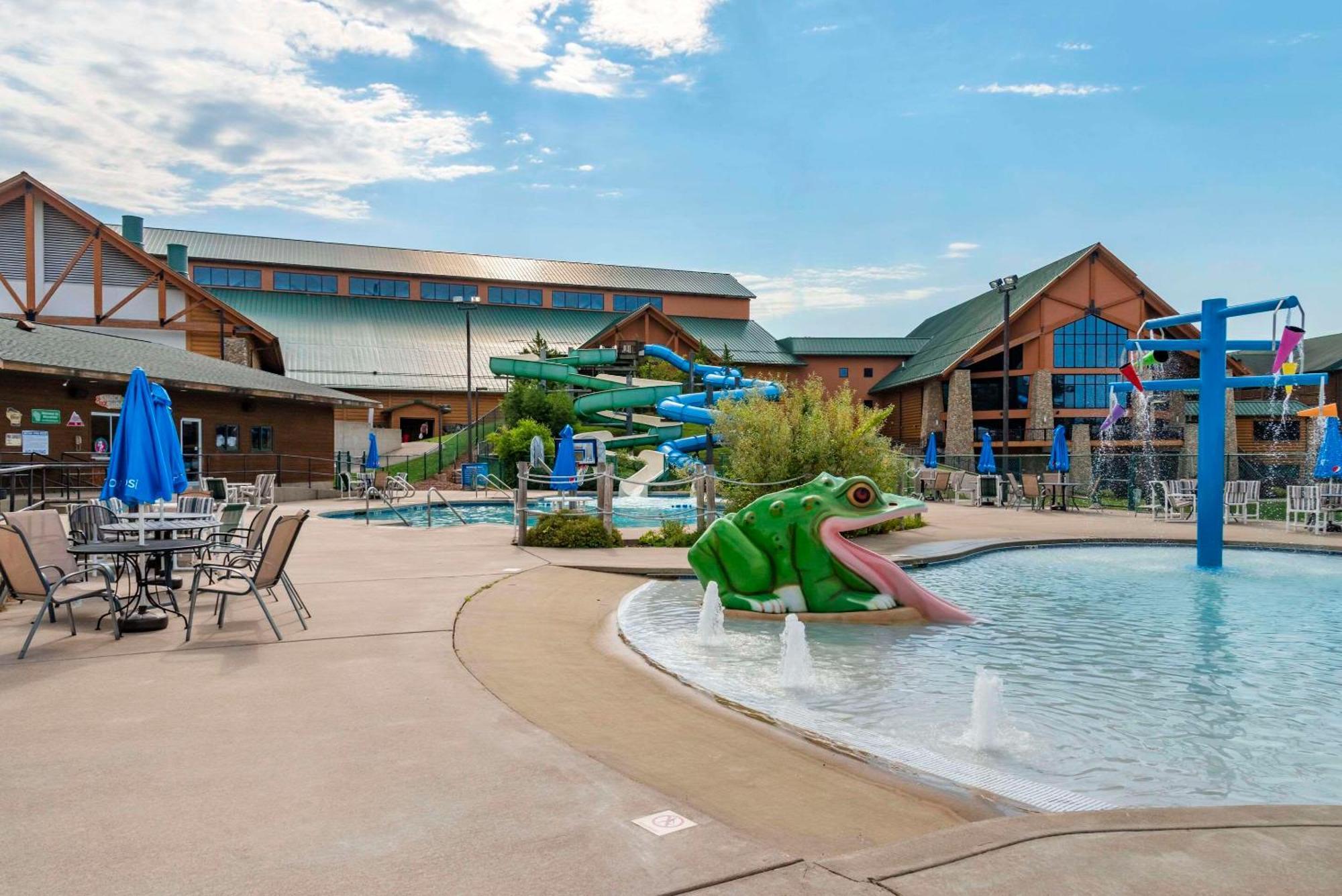 Three Bears Resort Waterpark Near Tomah Ascend Collection Warrens Kültér fotó