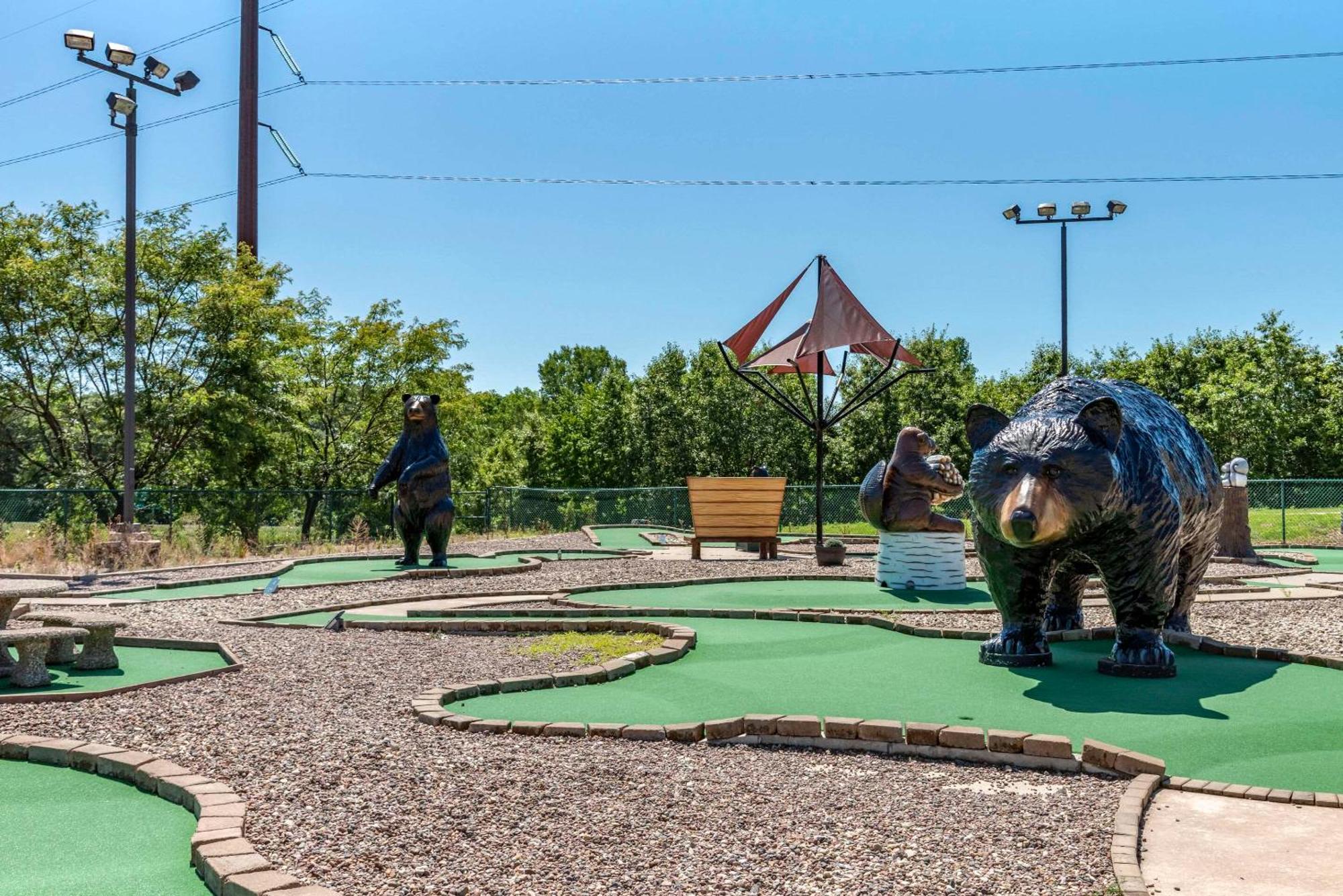 Three Bears Resort Waterpark Near Tomah Ascend Collection Warrens Kültér fotó