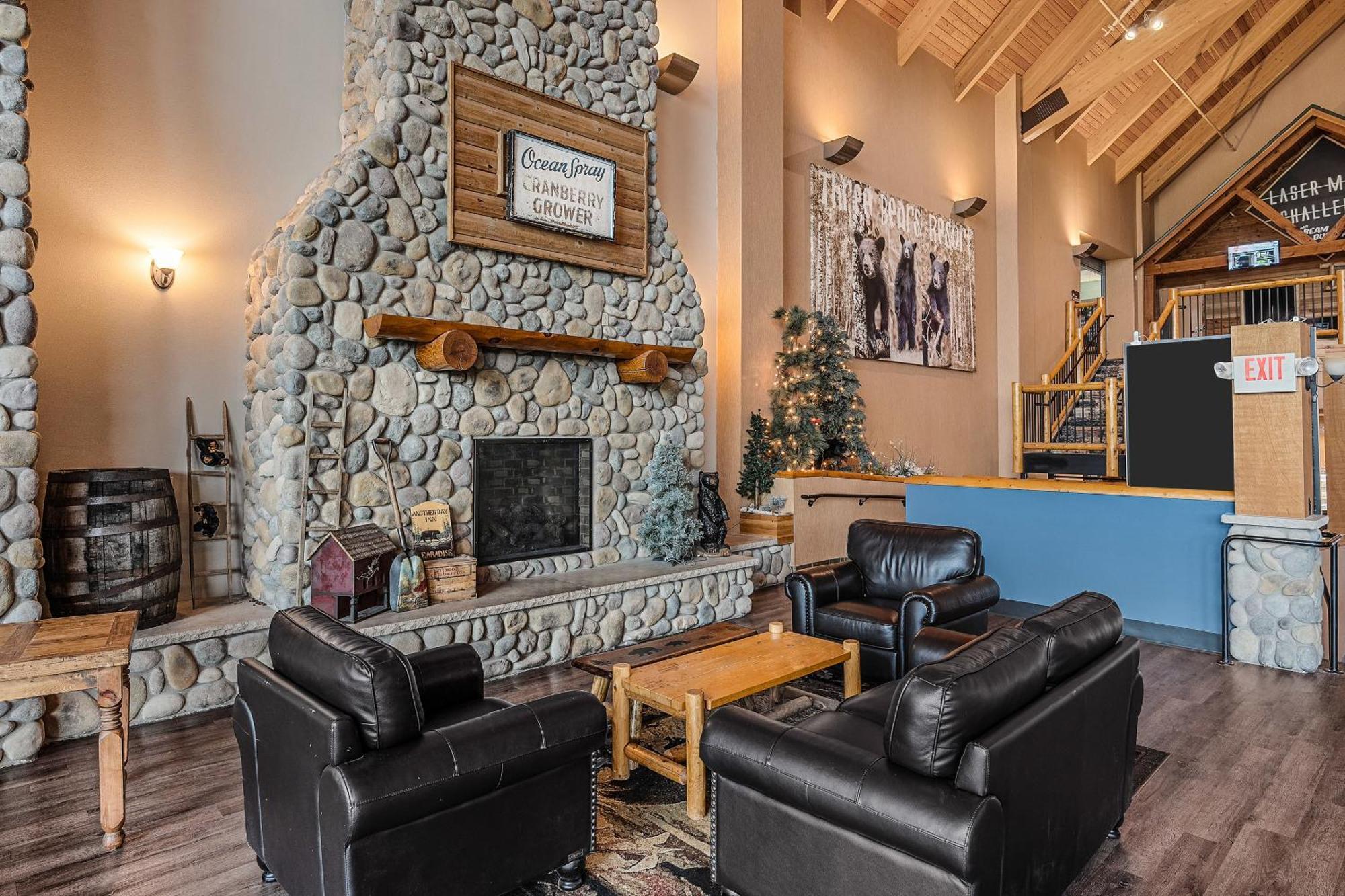 Three Bears Resort Waterpark Near Tomah Ascend Collection Warrens Kültér fotó